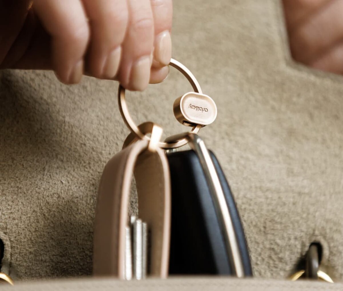 Orbitkey Rose Gold Ring V2 am Schlüsselmanager