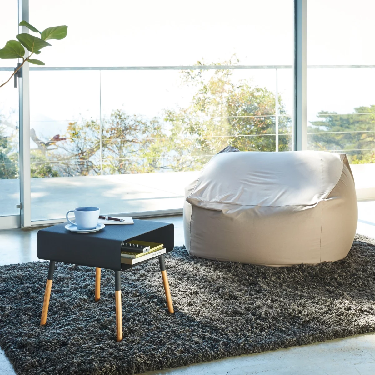 Yamazaki Beistelltisch Plain in schwarz