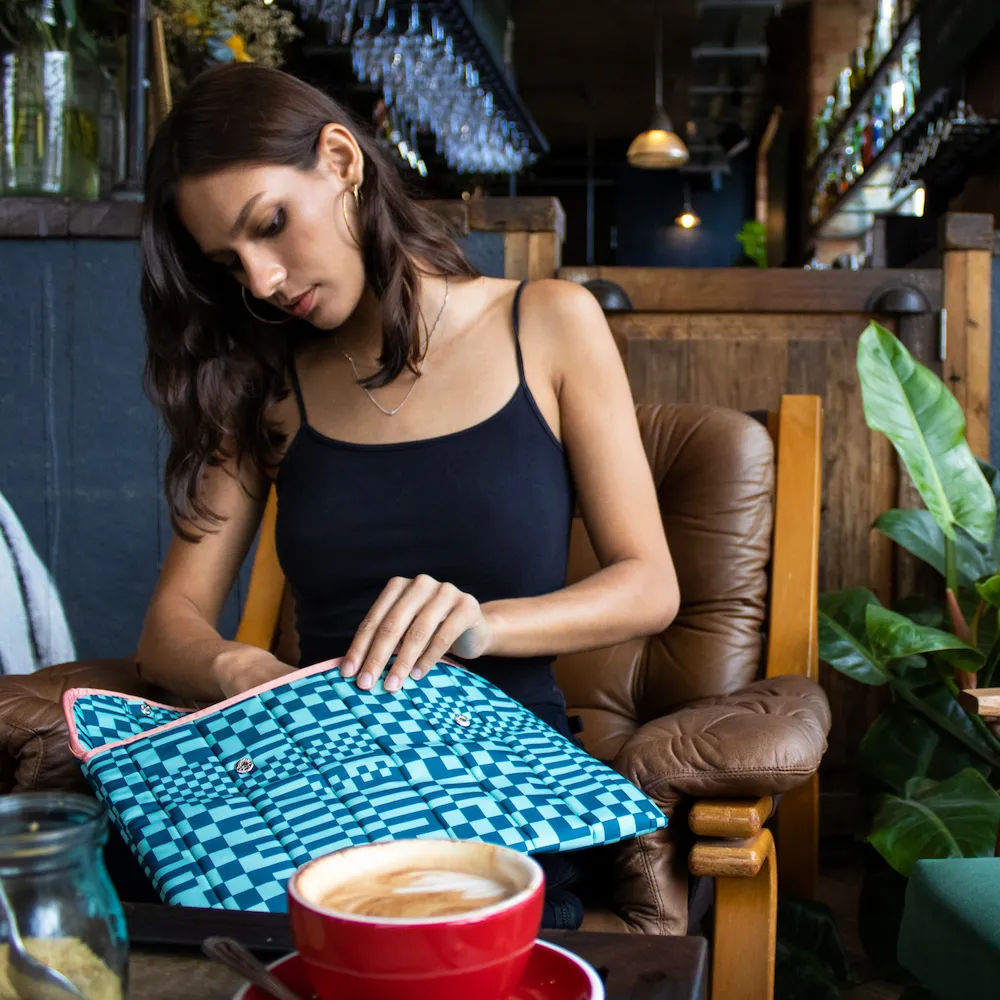 Housse pour ordinateur portable Kind Bag Trippy Check