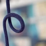 Blaue Loop Rope Seil-Garderobe