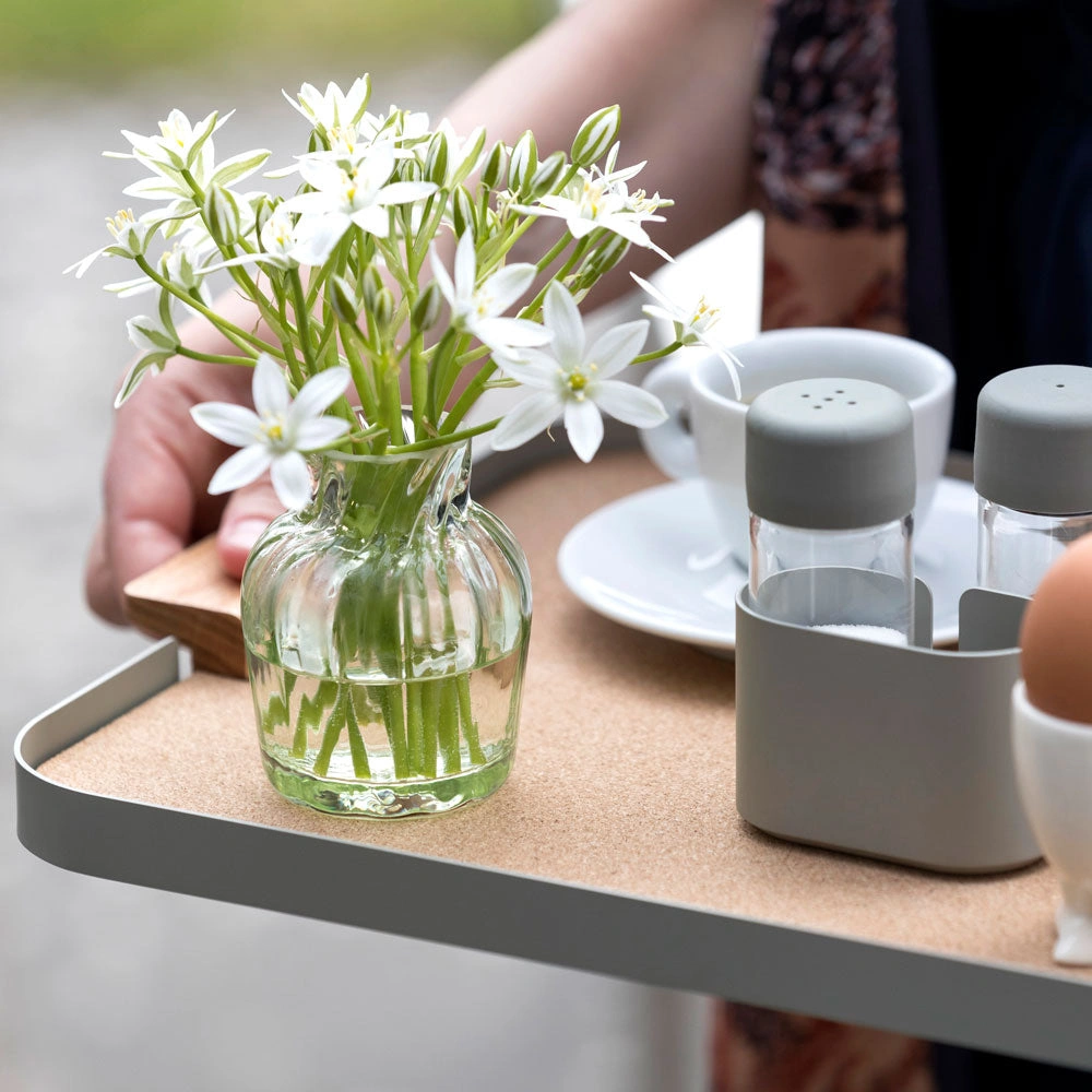 DesignBite Serviertablett aus Metall Grau mit Korkmatte