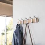 Yamazaki Wandgarderobe Rin aus Metall und Holz in silber