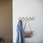 Yamazaki Wandgarderobe Rin aus Metall und Holz in silber